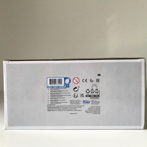 Funko Pop! Claire with Flare Jurassic World #1223 Walmart Exclusive NEW - Picture 6 of 7